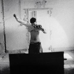 Senkisemvagyok: új kislemezt adott ki FILO