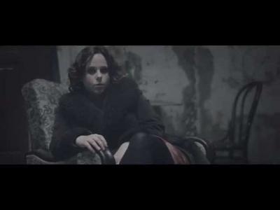 HONEYBEAST – Egyedül