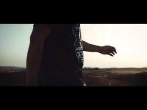 HŐSÖK – Mondd el, mit látsz (feat. Essem)