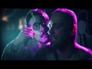 LÓCI JÁTSZIK – Ott mennek a jócsajok