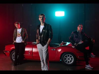 THE BIEBERS feat. CURTIS – Minden este