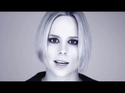 HONEYBEAST – Reggeli napfény